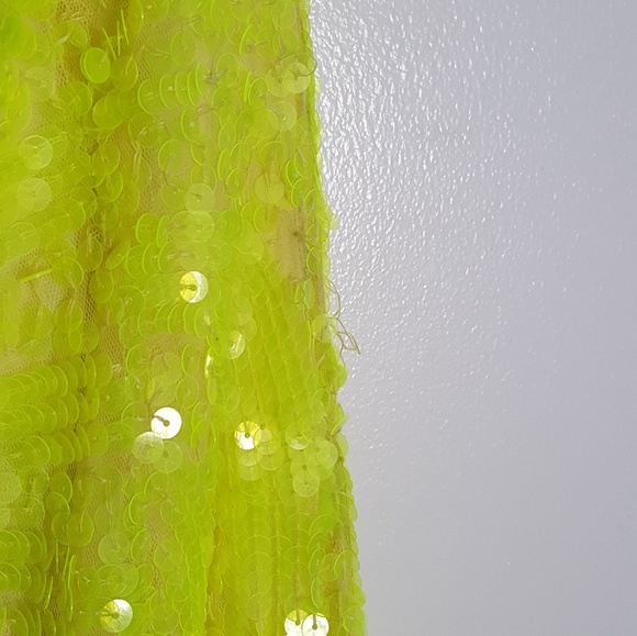 Electric Lemon Gown - Picture 5 of 7